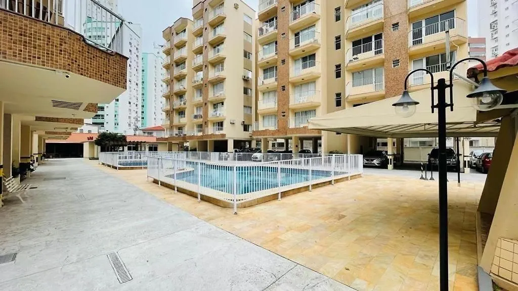 Apartamento Com Piscina Balneário Camboriú ブラジル